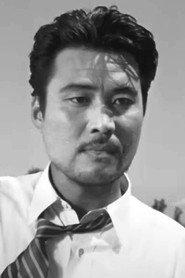 Kim Hak as Manager in Romance Papa 1960