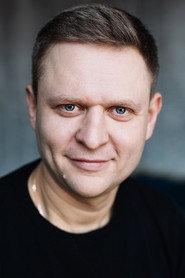 Andrey Gulnev as Yuvelir Konstantinov in Contribution 2016