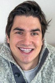 Valentin Malguy as Maxime in 7 Minutes 2020