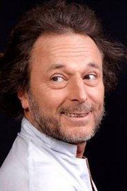 Michel Carliez as Le voyou in Comme chien et chat 1980