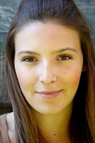 Elizabeth Stuart-Morris as Janet in Luz 2021