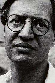 Philippe Clévenot as L'accordeur in Kiss Me 1989