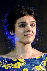 Mathilde Courcol-Rozès as Nina in The Big Hit 2020