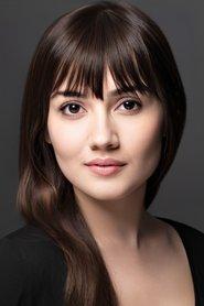 Sevda Erginci as Nazlı in Don't Look Too Far 2015