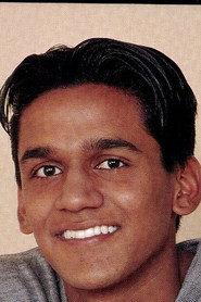 Kumaran Ganeshan as Boyband Mitglied in Beach Boys - Rette sich wer kann 2003