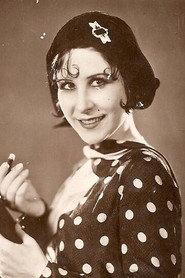 Amelia Muñoz as Magdalena in The Cursed Village 1930
