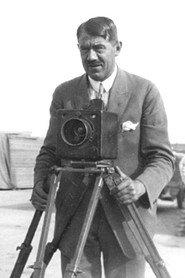 Henrik Jaenzon as Photographer in Thomas Graal's Best Film 1917