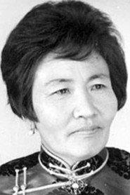 Dolgorsuren Chimid as Grandmother in Classmates 1974