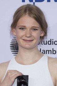 Gro Swantje Kohlhof as Marret in Mittagsstunde 2022