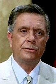 Francisco Sánchez as Agente Garcerán in ¿Crimen imposible? 1954