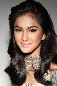 Nurul Elfira Loy as Elaina in Rentap 2014