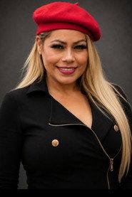 Dayanna Dowson Kahn as Amiga de Aurelia in Aurelia La Texana 2022