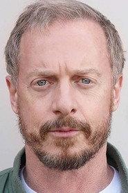 David Robbins as Travis Mers in Artik 2019
