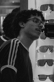 Marcelo Formiga as Fotografo 2 / Sombra in Urubu(s) 2026