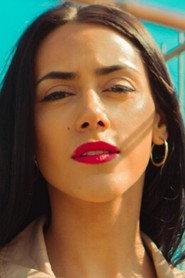 Sandra El-Hussein as Irem in Northwest 2013