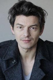 Guillaume Toucas as Romain Maginot in J'invente rien 2006