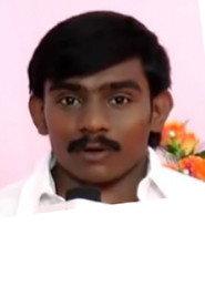Arun Kumar as Murugan's assistant in Kaadhal 2004