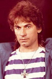 Aleksandr Serov as Aleksandr Nikolaevich - pevets in Souvenir for the Prosecutor 1989