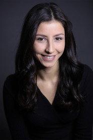 İzel Demirhan as Betül / Serap's Friend in Eavesdropper 2019