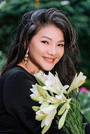 Kiều Trinh as Mrs. Phương in The Lift 2020
