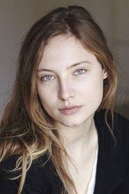 Julia Roy as Monique in Suzanna Andler 2021