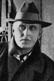 Georgiy Sprantse as Joseph Notan in The Invincibles 1928