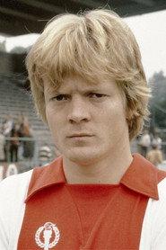Søren Lerby as Self in Danish Dynamite 2008