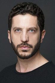 Eser Karabil as Ersin in Nobody Comes Nobody Goes... 2014
