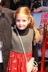 Luise Gleich as Leonie in Granny Nanny 2020
