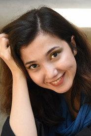 Mahsa AkbarAbadi as Roxana in Roxana 2023