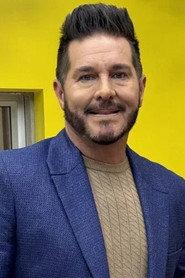 Marcelo Cézan as Memo Florez in Malcriados 2016