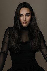 Jan Kamar as Eliza in Fastbreak 