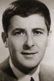 Henrique Santana as Empregado do "Diário de Notícias" in Um Dia de Vida 1962