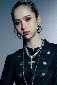 Hannah Rosenbloom as Lady Petchtae in The Cliche 2024