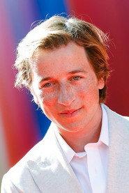 Skyler Gisondo as Dan Plum in Primetime 2026