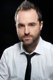 Raúl Pérez as Antonio Banderas (voice) in Gora Automatikoa 2021