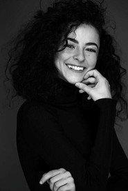 Giulia Miranda as Larissa in Brasil 125