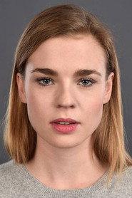 Franziska Ferrari as Escort Girl in Kurzschluss 2022