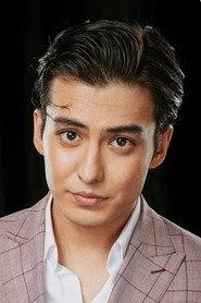 Umutwar Mahmut as Enwer in Toy Teklipi 2022
