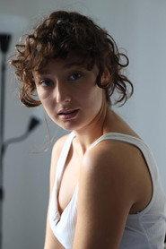 Chiara Casanova as Cometa in Dinosaurs 2025