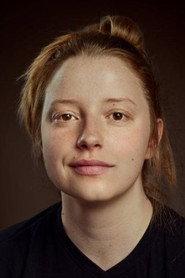Mailys Dumon as Philomene Ziegler in An einem Tag im September 2025