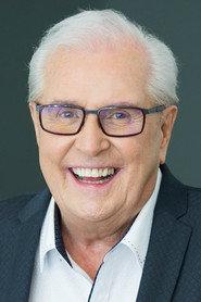 Serge Laprade as The Host in 100% Bio 2003
