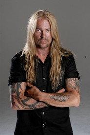 Jari Kainulainen as Bass guitar in Stratovarius: Infinite Visions 2000