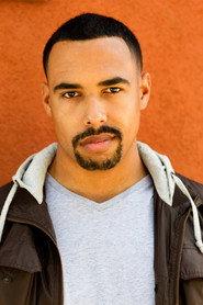 Matthew Jordan as Brad in The Right Girl 2015