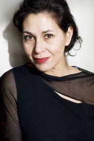 Majida Ghomari as Zahia in Que la nuit vienne 2022