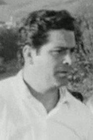 Claudio Agostinelli as Un agitatore riccioluto nella camionetta in Toto and Carolina 1955