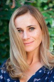Amaya Forch as Productora de TV in El hombre que imaginaba 1998