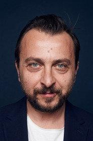 Ali Atay as Ice Cream Man Mehmet in Turkish Ice Cream 2019