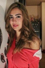 Farah Bitar as Isaaf in Vitamin 2014