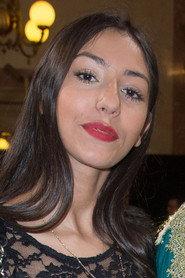 Kenza Noah Aïche as Souad in Fatima 2015